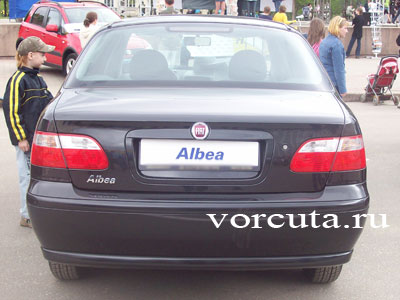 Fiat Albea (Фиат Альбеа): вид сзади